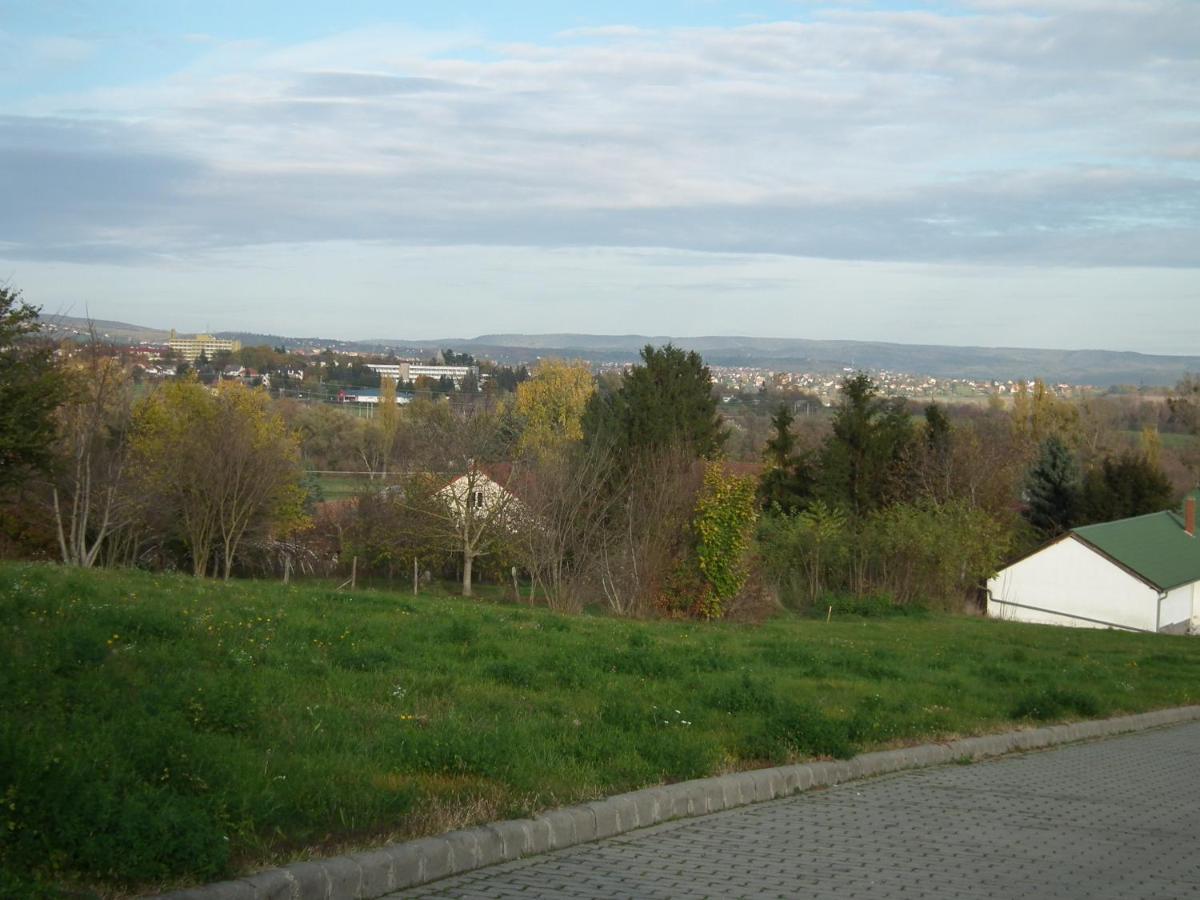 Modor Apartman Alsópáhok Habitación foto